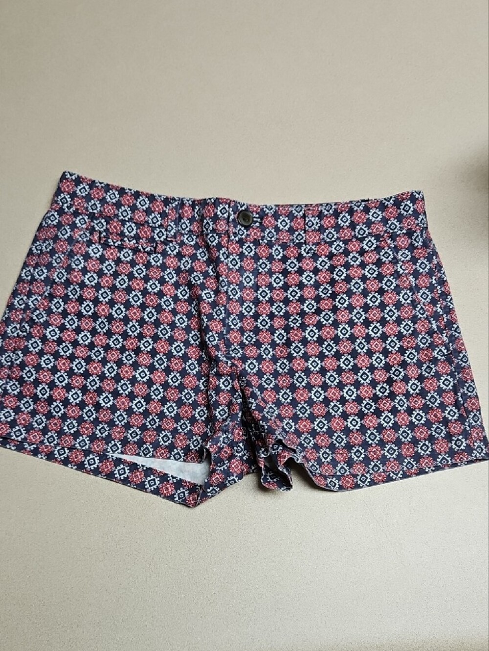 3/$10 GAP Women’s Navy, Red & White Geometric Print Shorts